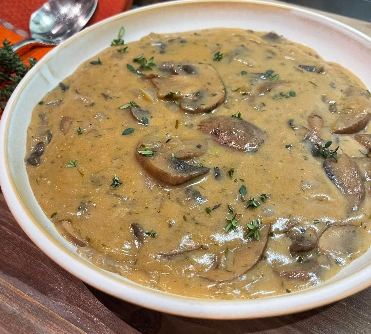 Hungarian Mushroom Soup (Gombaleves) 5053c2872e3b16aa06fdc48f1fa58d2c