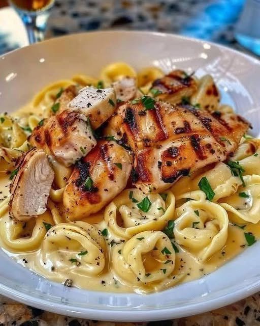 Lemon Garlic Butter Chicken with Creamy Parmesan Pasta 814603227_1624264386158181_7082295023365448873_n